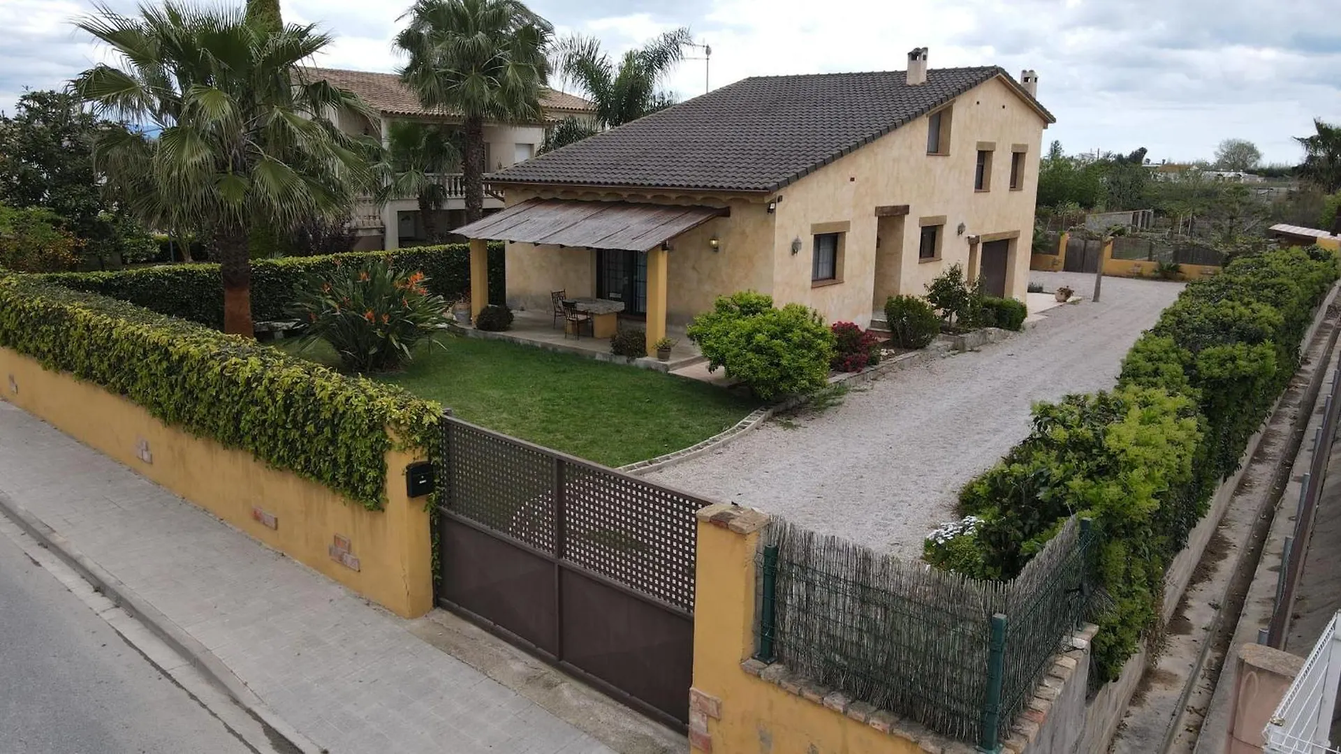 Villa Lo Guaret. La Cava